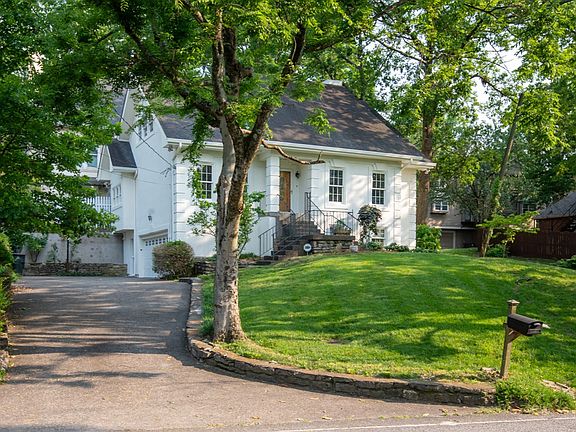 2nd image of 3311 Orleans Dr