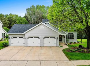 1316 E Keystone Ln, Appleton, WI 54913
