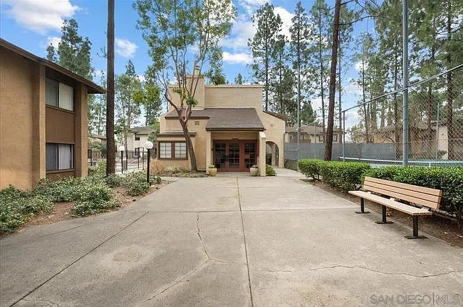 1 bed, 686 sqft, $2,200 — Photo 2