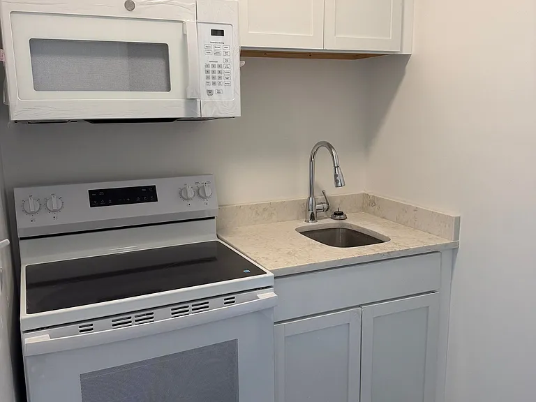 33 N Washington St #1 — Photo 2