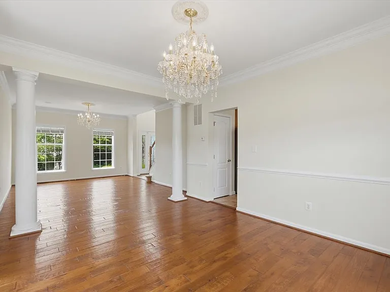 20242 Hidden Creek Ct — Photo 6