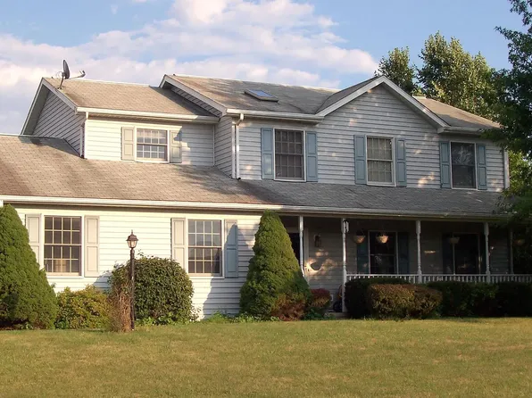 3074 Williamsburg Dr, State College, PA 16801