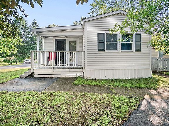 3rd image of 40 Old Hickory Dr