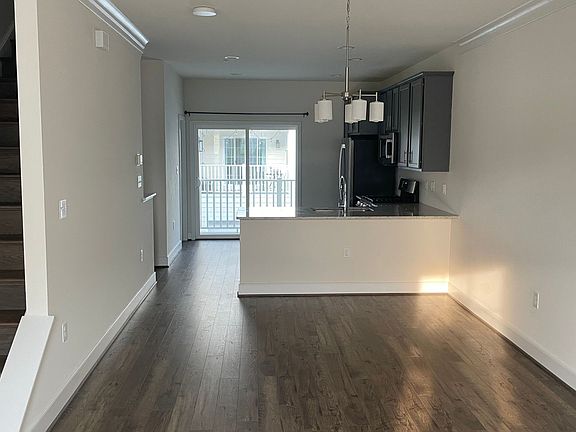 3rd image of 5513 Coopers Walk Ln