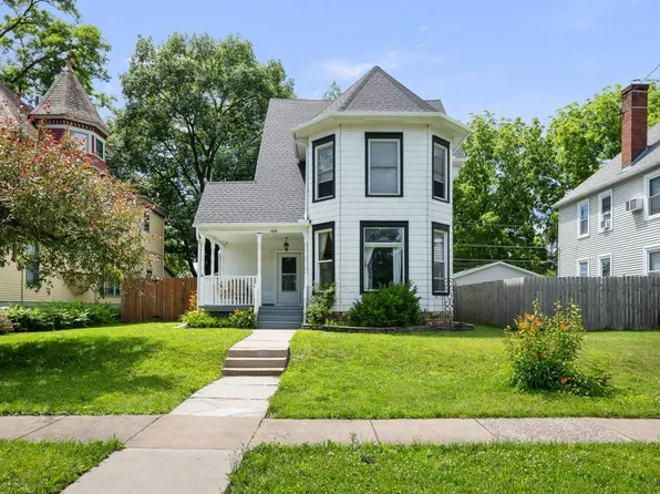 1920 Walling Ct, Davenport, IA 52803