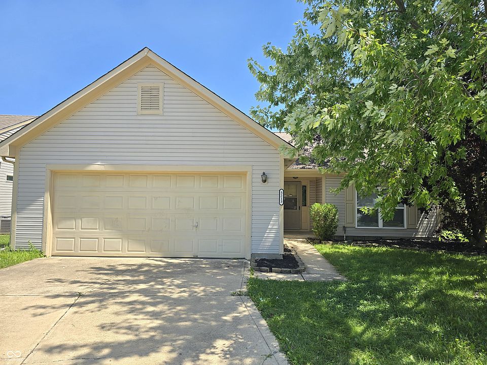 1st image of 5213 Lakeside Manor Dr