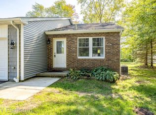 3821 Krafft Rd, Fort Gratiot, MI 48059