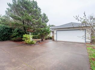 295 SW Range Dr, Waldport, OR 97394