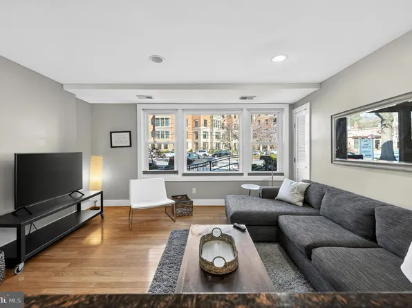 4840 Macarthur Blvd NW #408, Washington, DC 20007