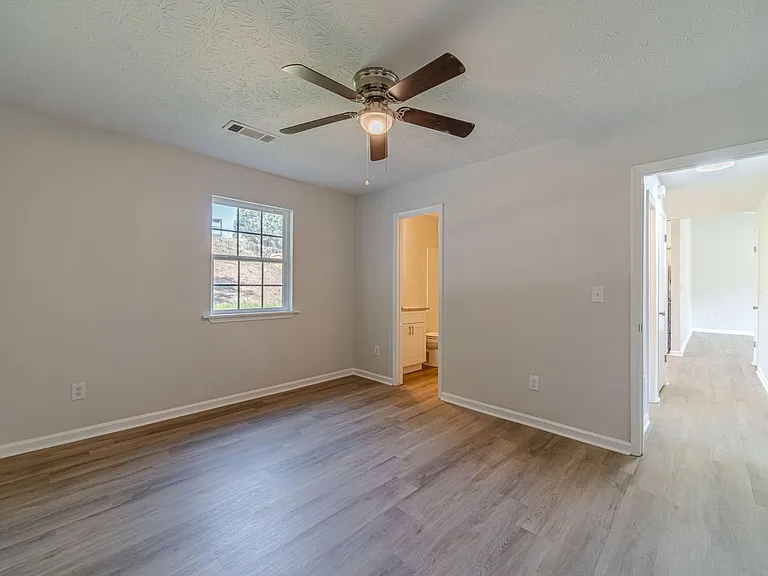 594 Harvard Dr — Photo 11