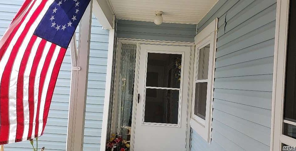 1st image of 605 Bentley Ct