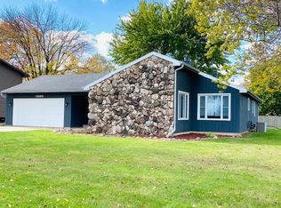1980 Tumblebrook Rd, Neenah, WI 54956