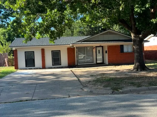 4809 Melinda Dr, Forest Hill, TX 76119