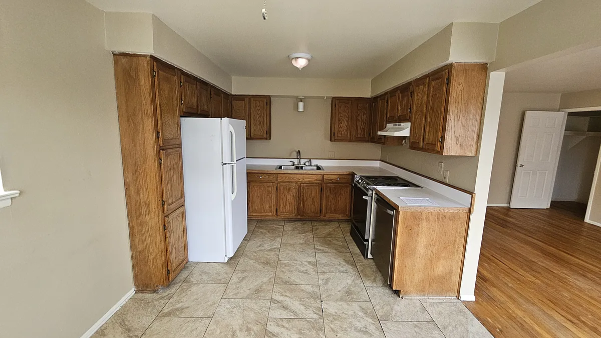 Building Photo - 115 Campbell St #4