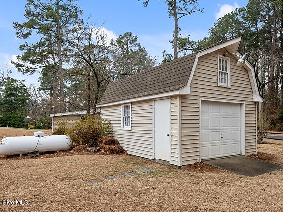 3rd image of 107 Ridgewood Circle