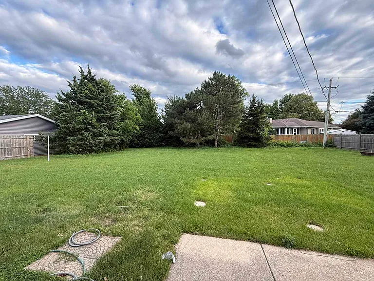 3002 Harris Dr — Photo 3