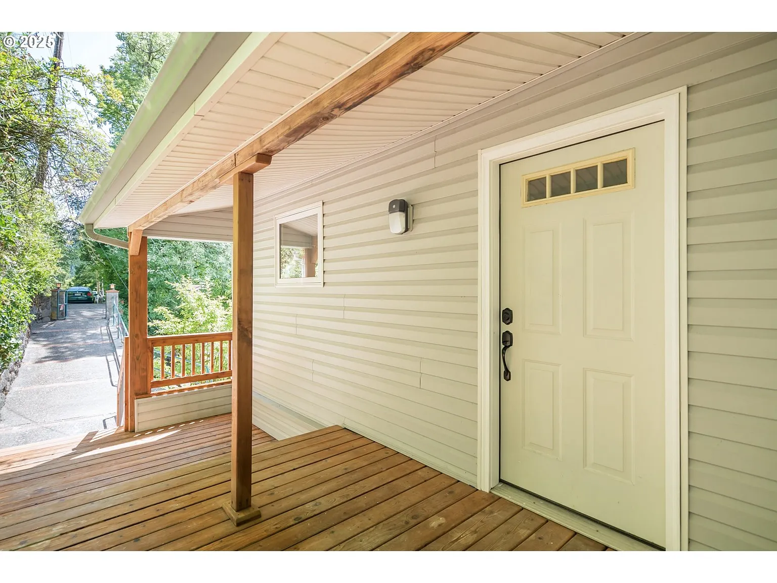 1120 SW Broadway Dr photo 1
