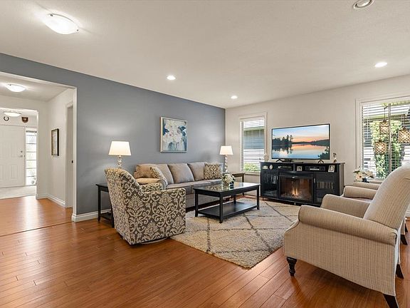 5th image of 46000 Thomas Rd #214