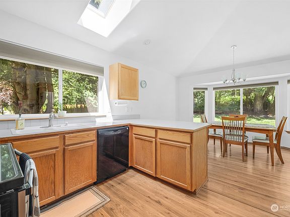 4th image of 15233 81st Avenue NW