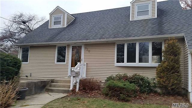 1st image of 320 W 3rd St