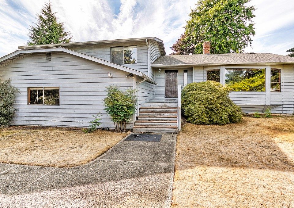 1st image of 3551 Oakmont St NE