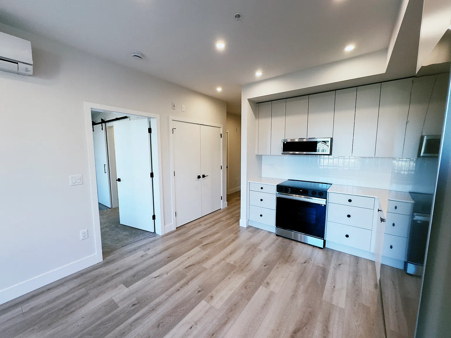 1 bed, $1,550 — Photo 3