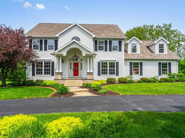 4199 Willow Brook Rd, De Pere, WI 54115
