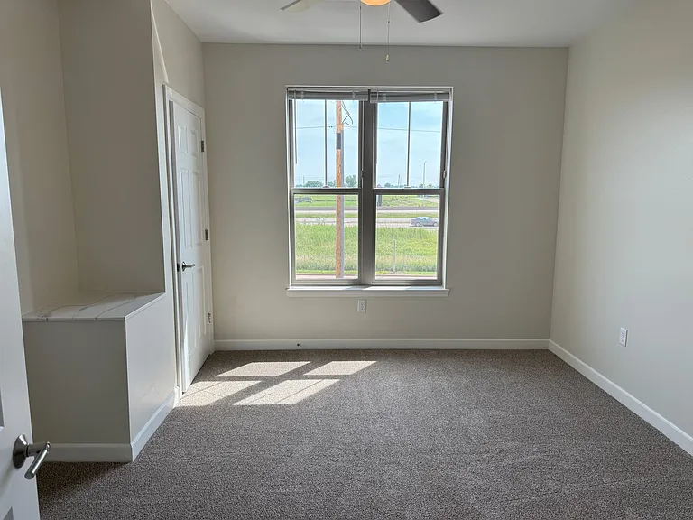 Red Earth Apartments- On Lake Butte Des Morts — Photo 18