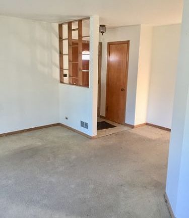 4th image of 7224 N Olcott Ave