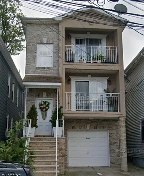 1058 William St #2 — Photo 1