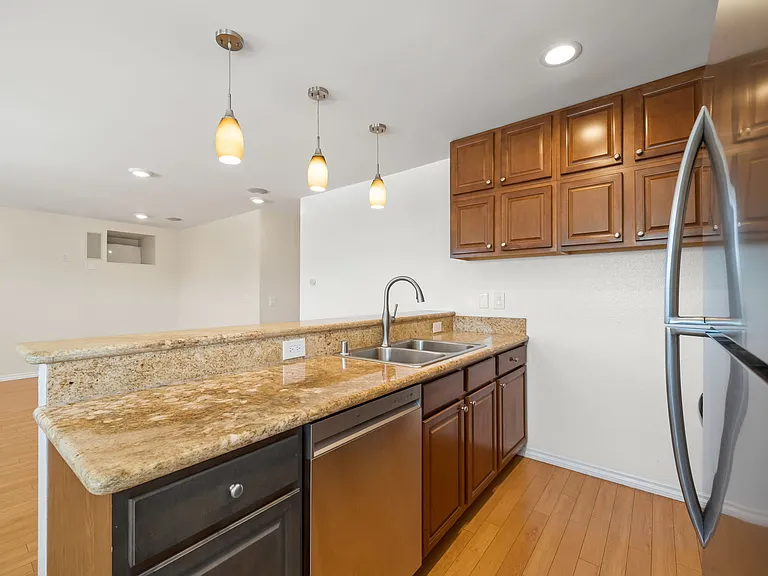 1023 Ashland Ave #5 — Photo 3