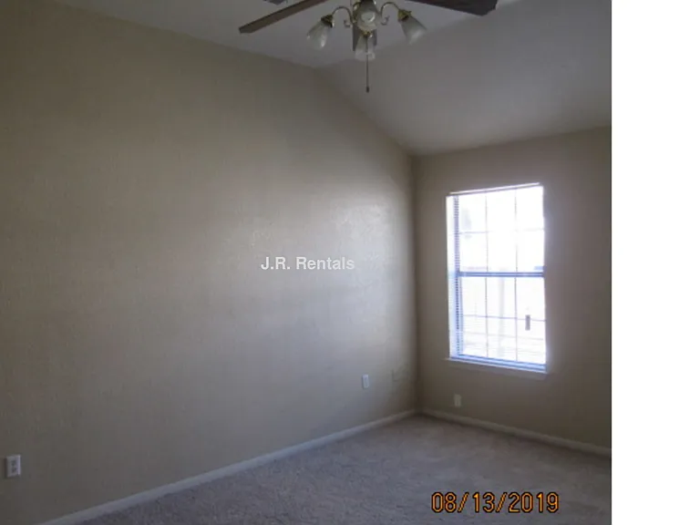 1506 Creek St — Photo 85