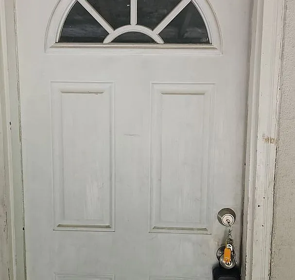2206 Roosevelt Dr — Photo 1