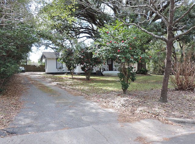 2nd image of 1704 Cogar Ave