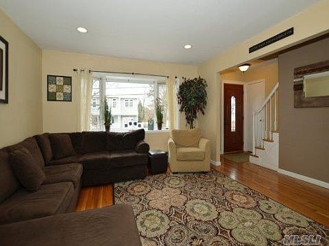 4th image of 41 Monmouth Dr
