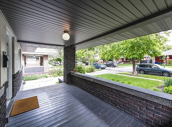 4th image of 247 E Hubbard Ave