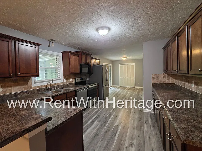 6190 Knights Ln — Photo 22