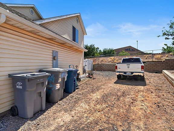 5th image of 423 N 230 W