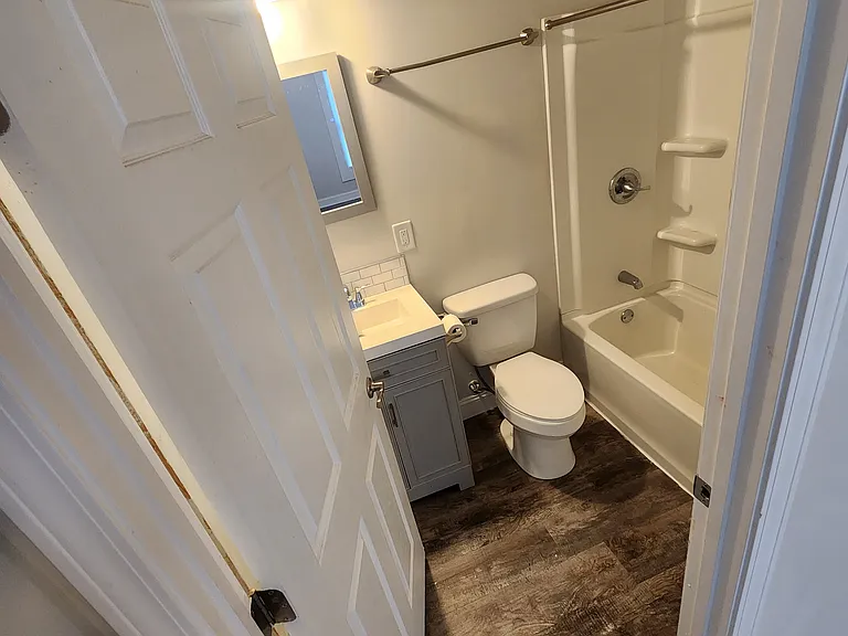 419 Gaston Ave — Photo 8