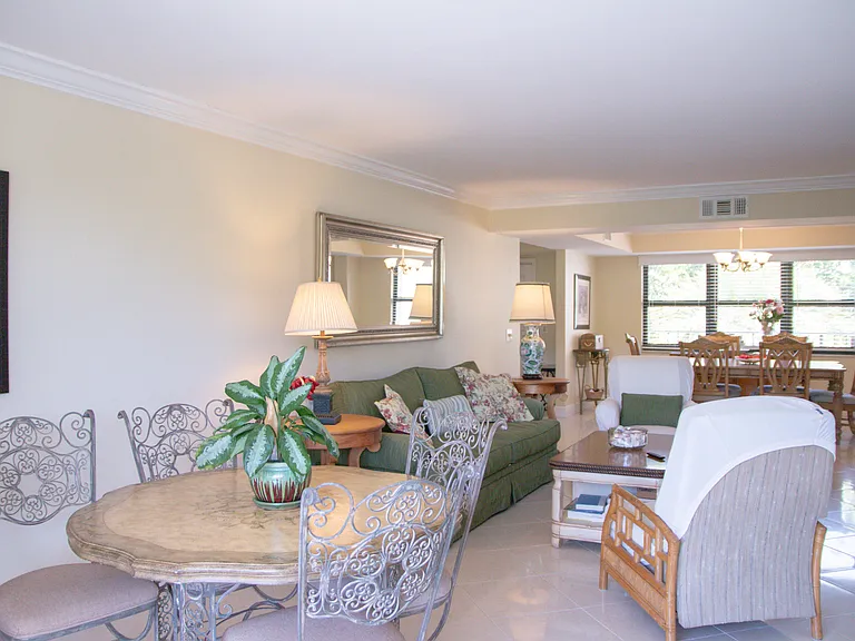 277 N Ocean Blvd #304 — Photo 12