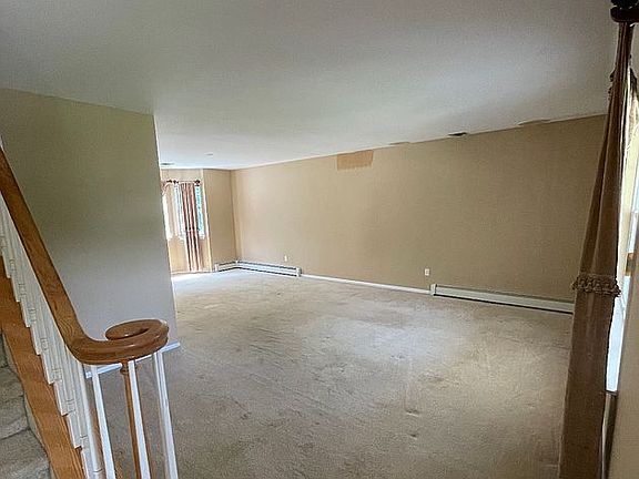 5th image of 52 Washington St