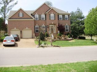 800 Chandler Grove Dr, Hermitage, TN 37076