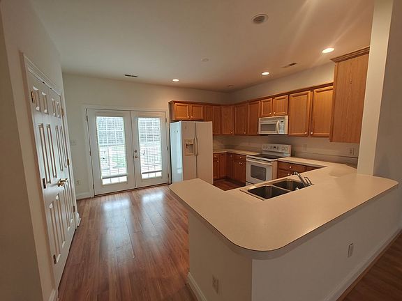 5th image of 2117 Old Homestead Pl
