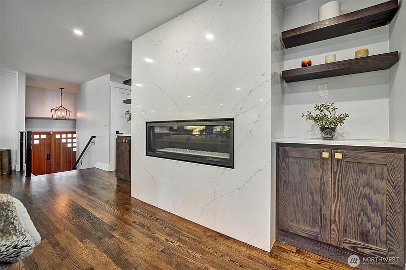 5th image of 16038 68th Avenue W