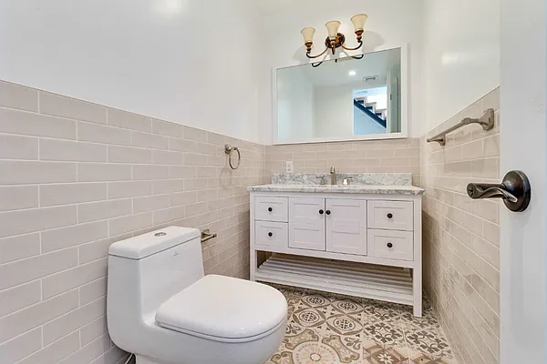 Rented by Rahme Real Estate, LLC | media 20