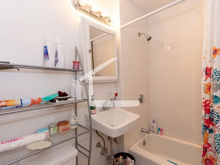 29 Glenville Ave #14R — Photo 8