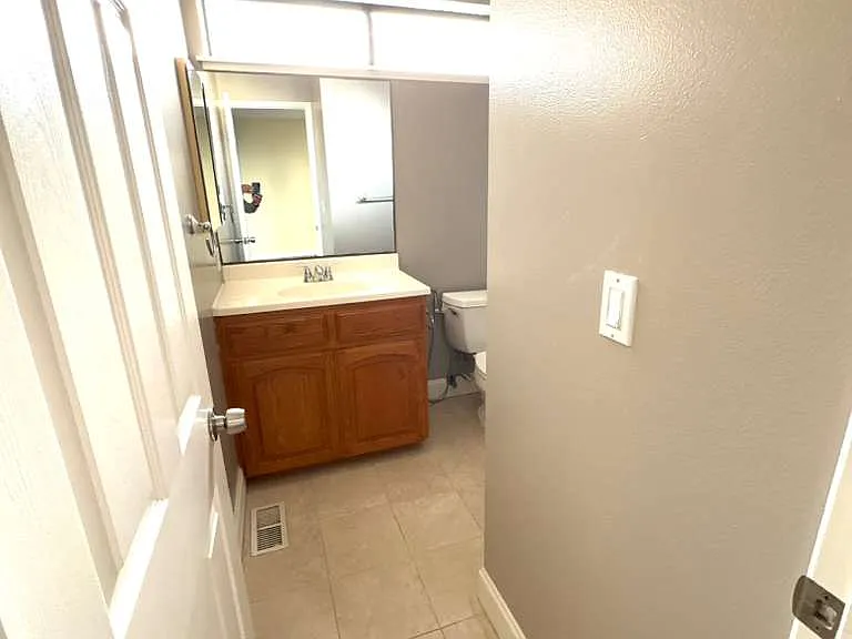 Albatross Dr — Photo 32