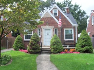 21305 Redmond Ave, Eastpointe, MI 48021