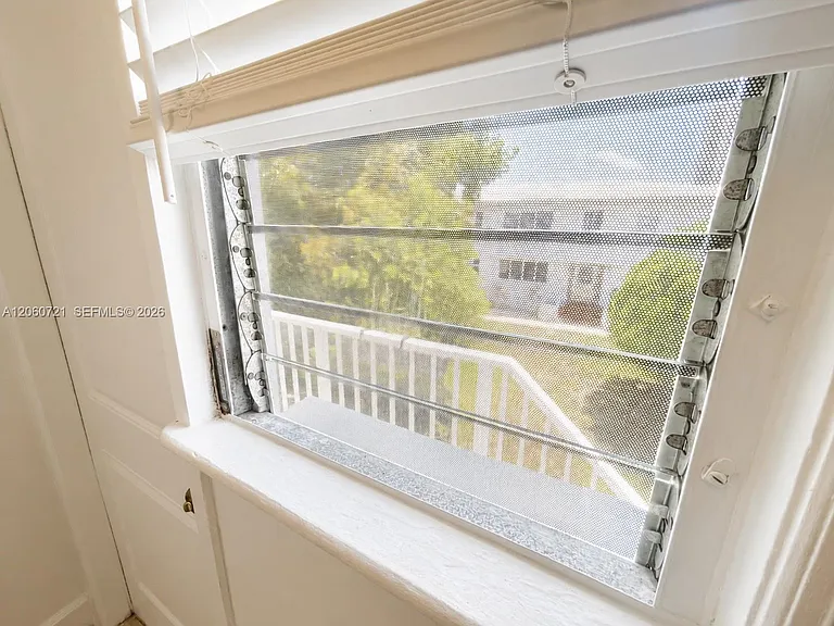 7407 Byron Ave #3 — Photo 17