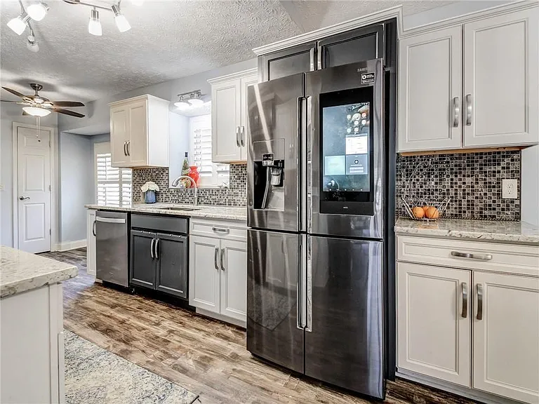 3840 Forsythia Way — Photo 13